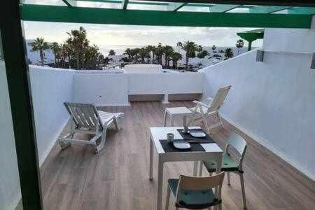 Fantástico apartamento en Las Coronas, gran terraza con vistas al mar y recién reformado completamente Costa Teguise Exterior foto